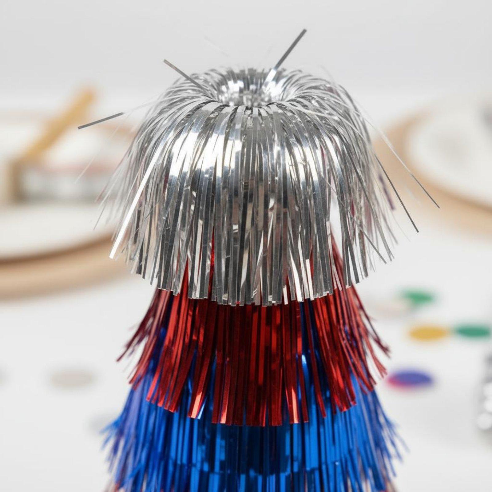 弾力性のあるあご紐付き、きらめく装飾が施された、メモリアルデ - Party Hat Cone のレビューと価格