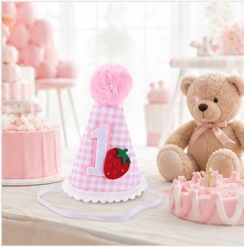 いちご柄の誕生日帽子。1歳のお誕生日パーティーにぴったり。肌 - Party Hat Cone のレビューと価格